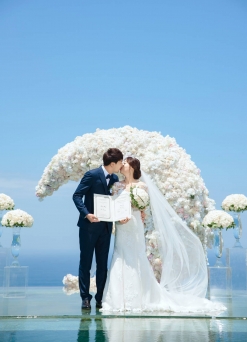 甜甜的白色弦月婚礼